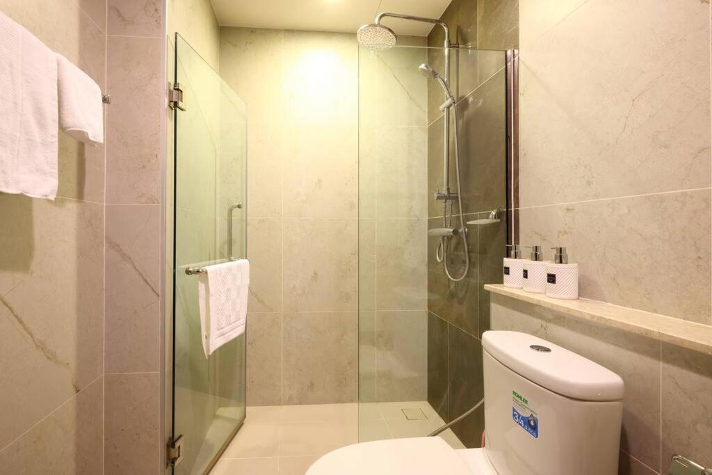 Specious Luxury 2 Bedrooms Apt. Apartment *