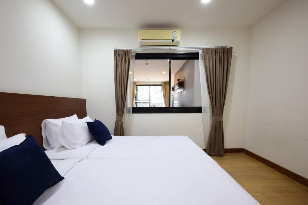 Specious Luxury 2 Bedrooms Apt. Apartment