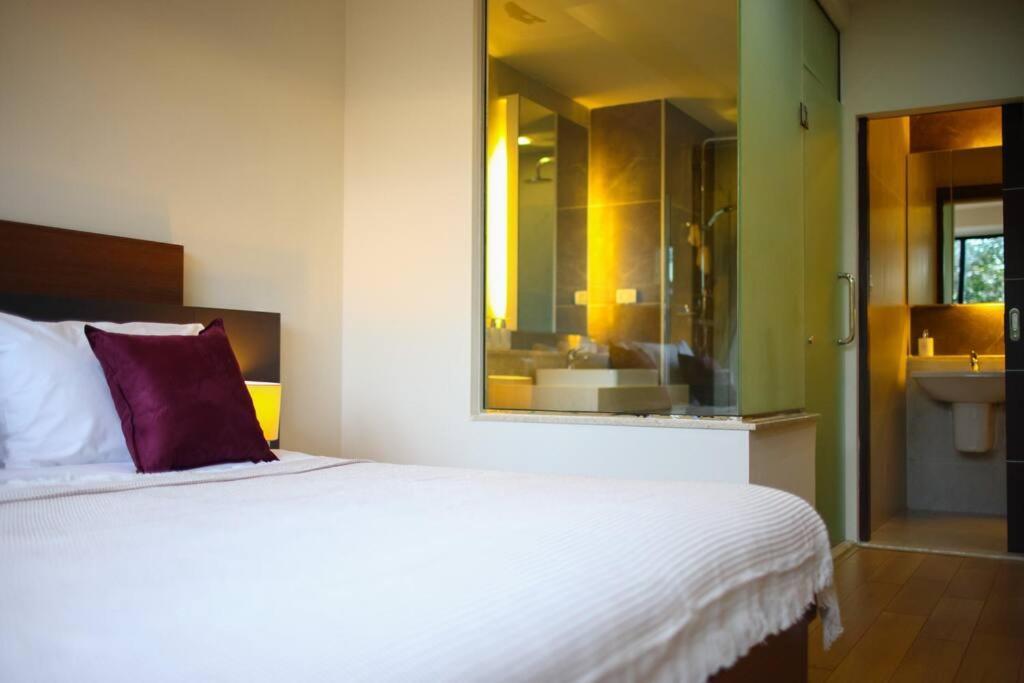 Apartment Specious Luxury 2 Bedrooms Apt.