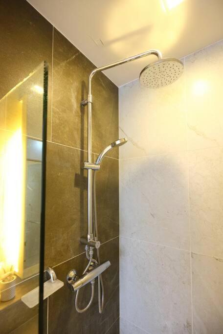 Apartment Specious Luxury 2 Bedrooms Apt. *
