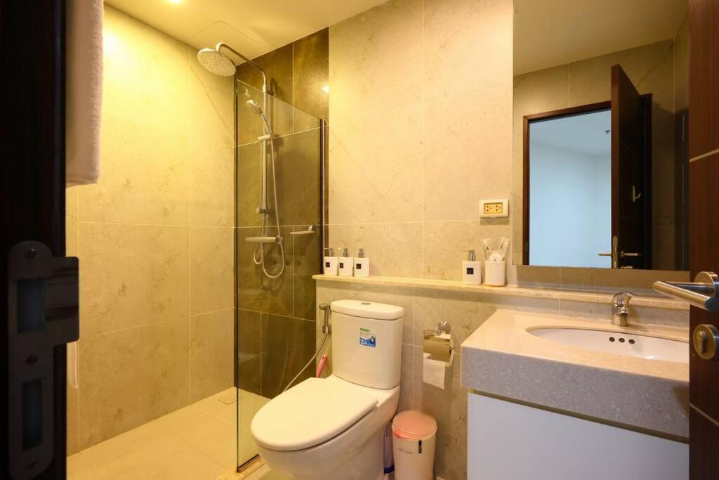Specious Luxury 2 Bedrooms Apt. Apartment *