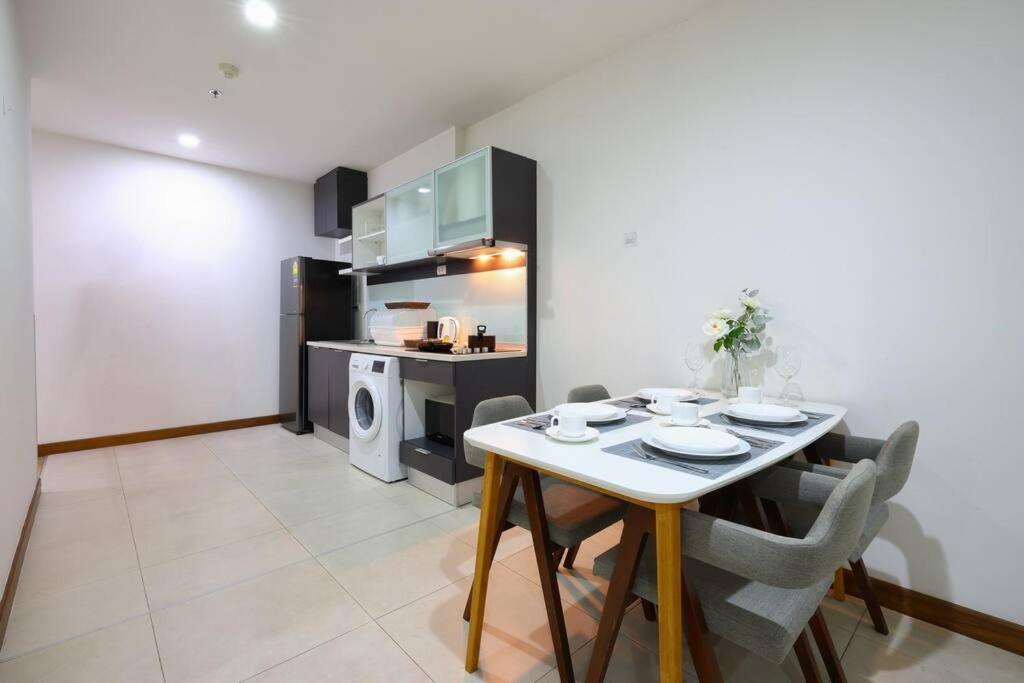 Specious Luxury 2 Bedrooms Apt. Apartment Chiang Mai
