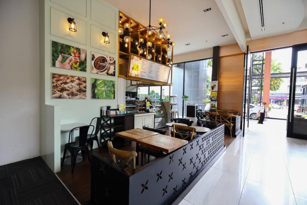 Specious Luxury 2 Bedrooms Apt. Apartment