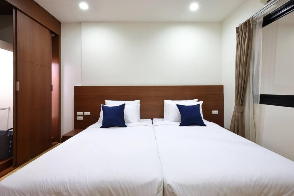 Specious Luxury 2 Bedrooms Apt. Apartment *
